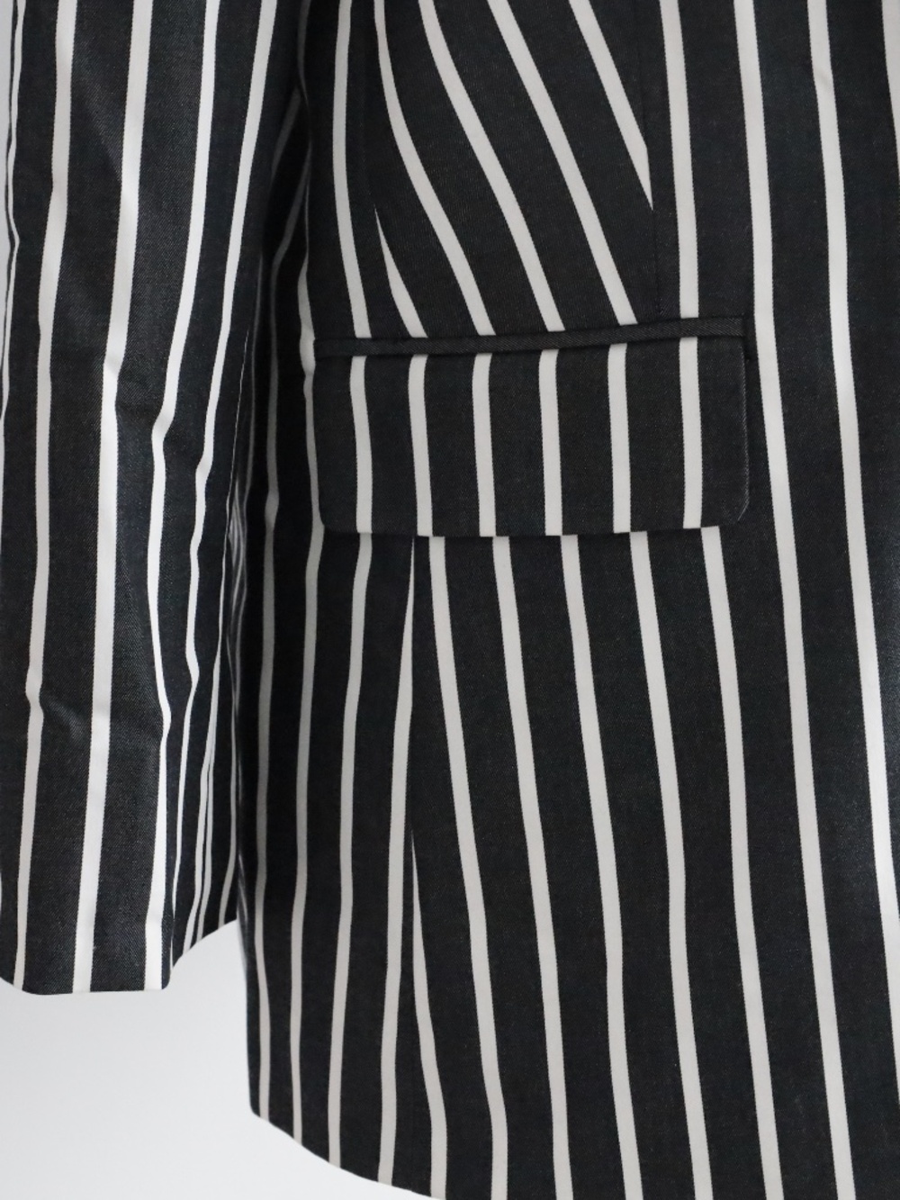 Karl Lagerfeld Striped Statement Blazer - Picture 5 of 9